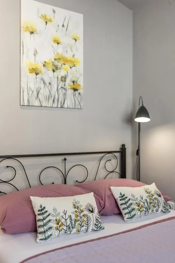 Apartment Lamaro Kaštela