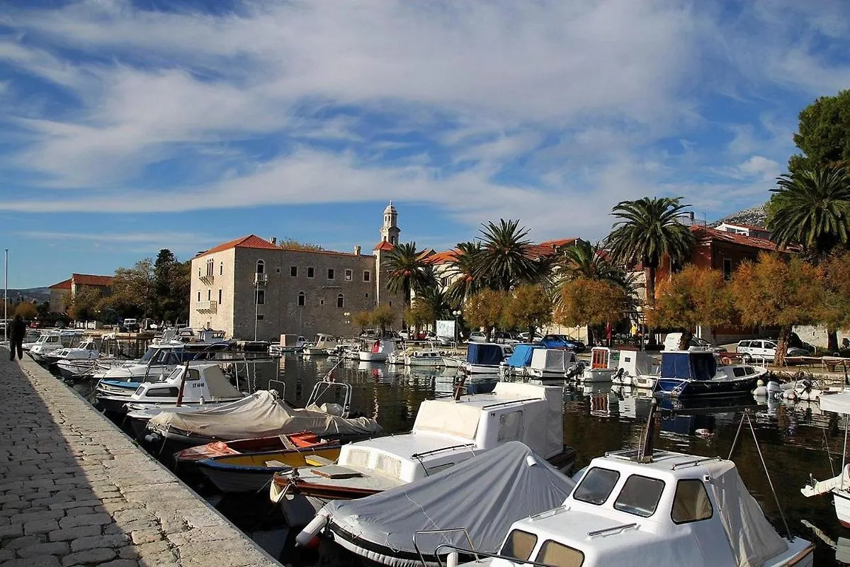 Apartment Lamaro Kastela Croatia