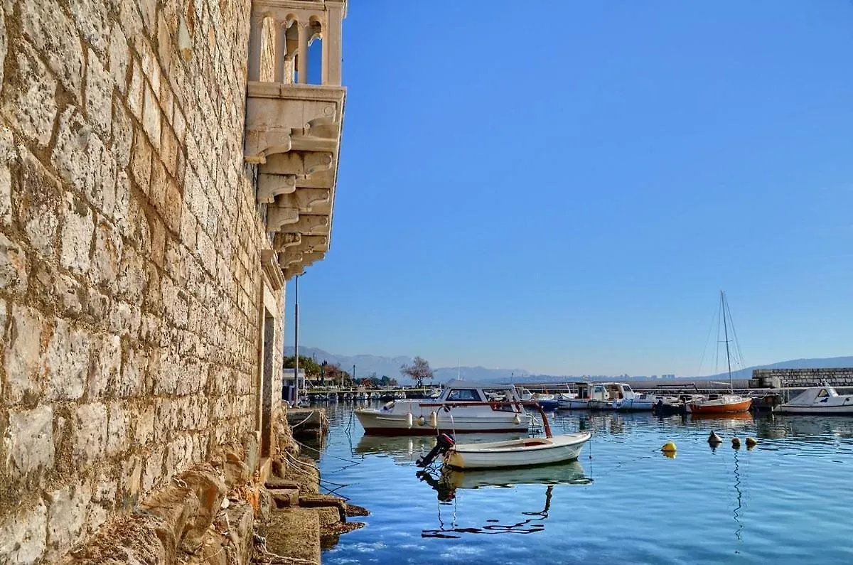 Apartment Lamaro Kastela 0*,  Croatia